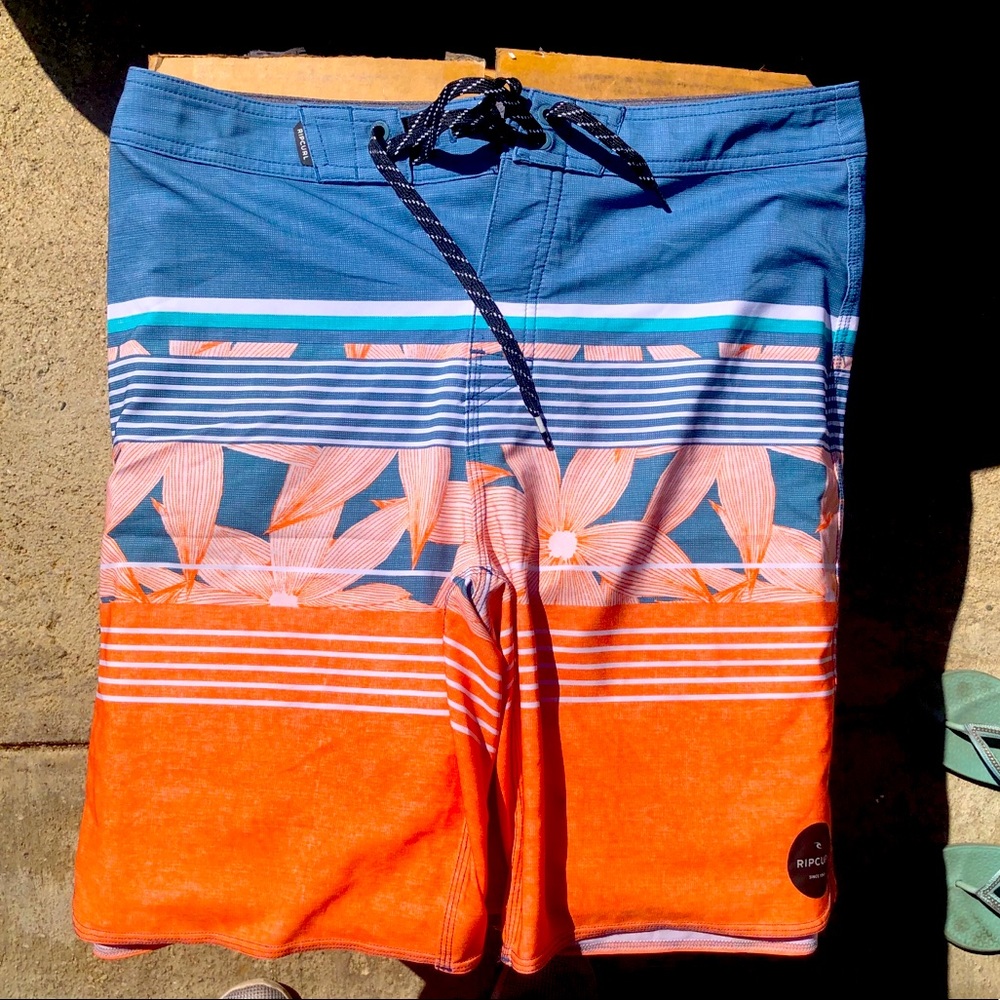💛💛 Ripcurl Men’s Board shorts orange n Blue